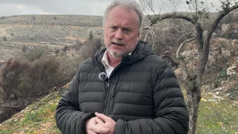 A roll 00 09 37 06 Still005