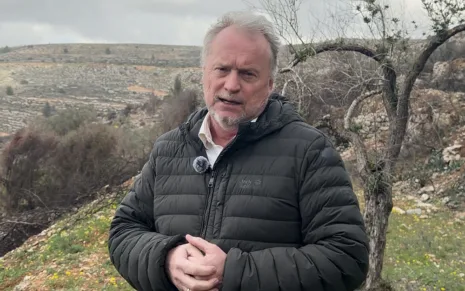 A roll 00 09 37 06 Still005