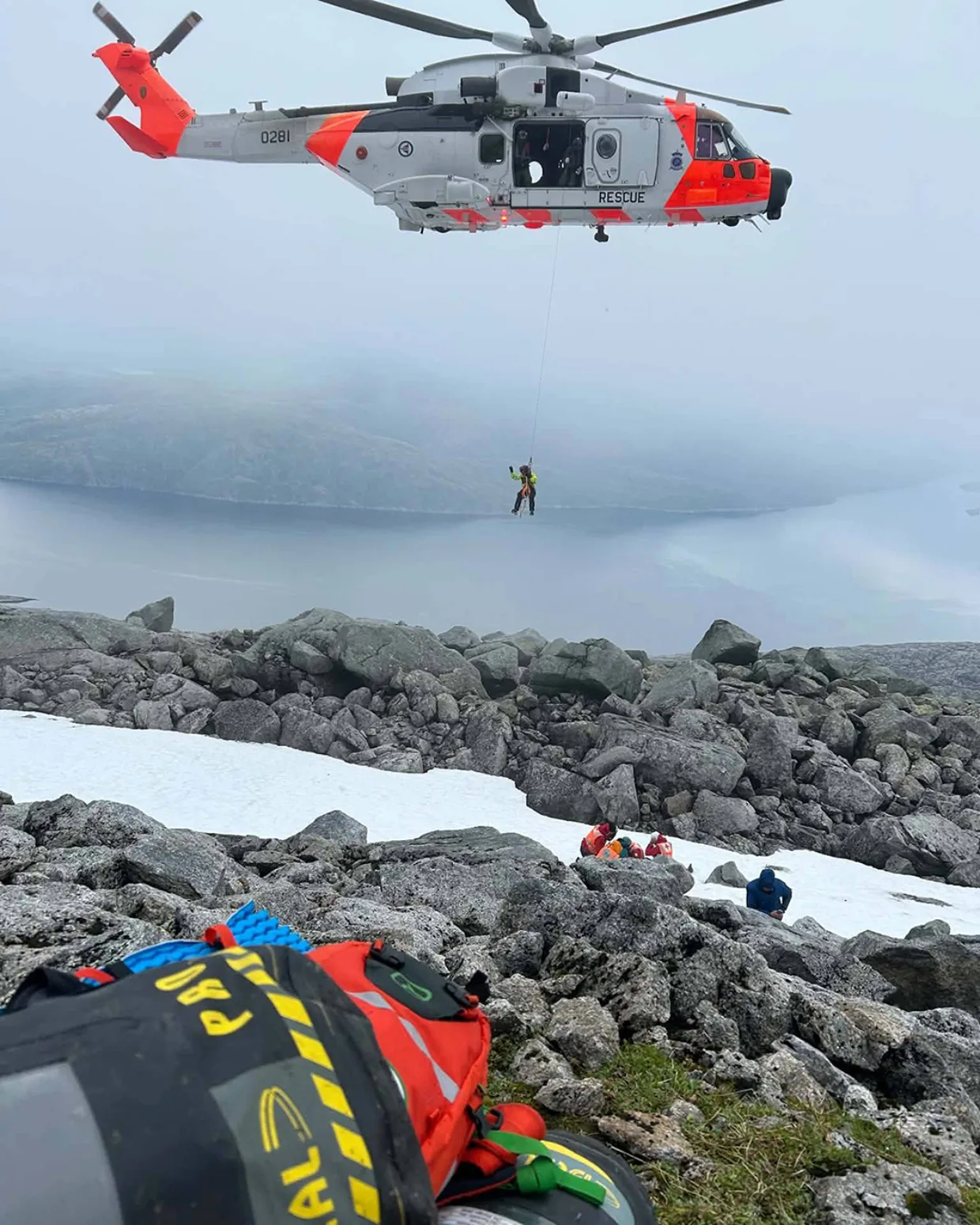 Både frivillige og offentlige ressurser bidro under de krevende redningsaksjonene på Helgeland.
