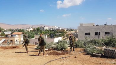 Landbrukseiendommer blir ødelagt i Altwaneh-området i Hebron.