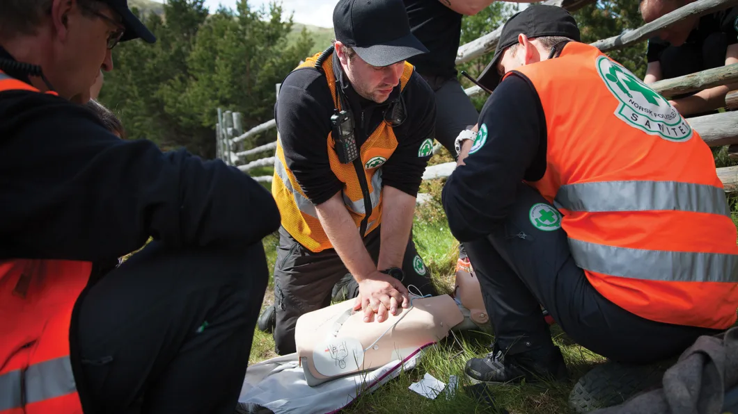 Norsk Folkehjelps førstehjelpsprosjekt «med hånden på hjertet» fikk i juni 490.000 kroner i støtte fra Extrastiftelsen.