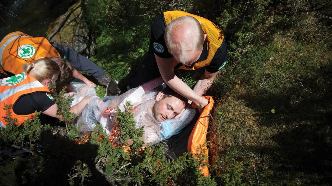 Høsten 2017 kommer en nasjonal veileder for hypotermi som skal gjelde for både frivillige og helsevesenet. Veilederen kommer med konkrete råd til hvordan dette skal gjøres, men det er nødvendig å tilpasse og imple- mentere dette i vår utdanning.