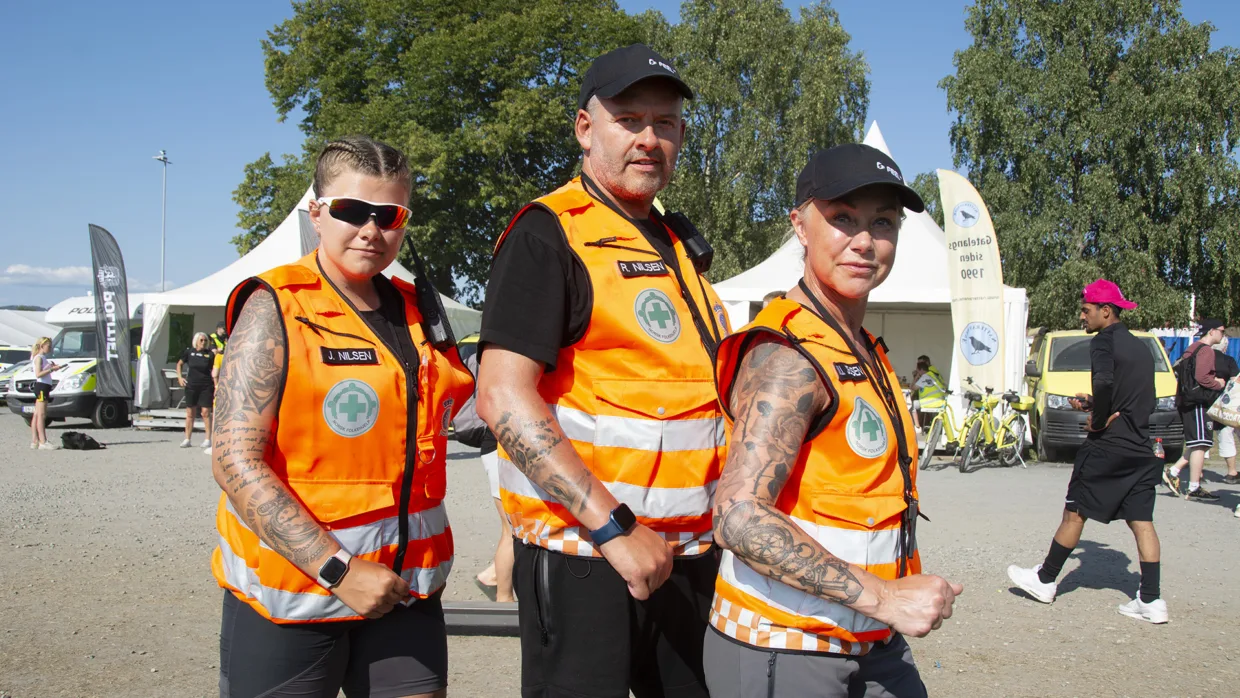 Julie Nilsen, Rune Nilsen og Madeleine Jensen har tatt turen fra Troms for å bidra på Norway Cup.