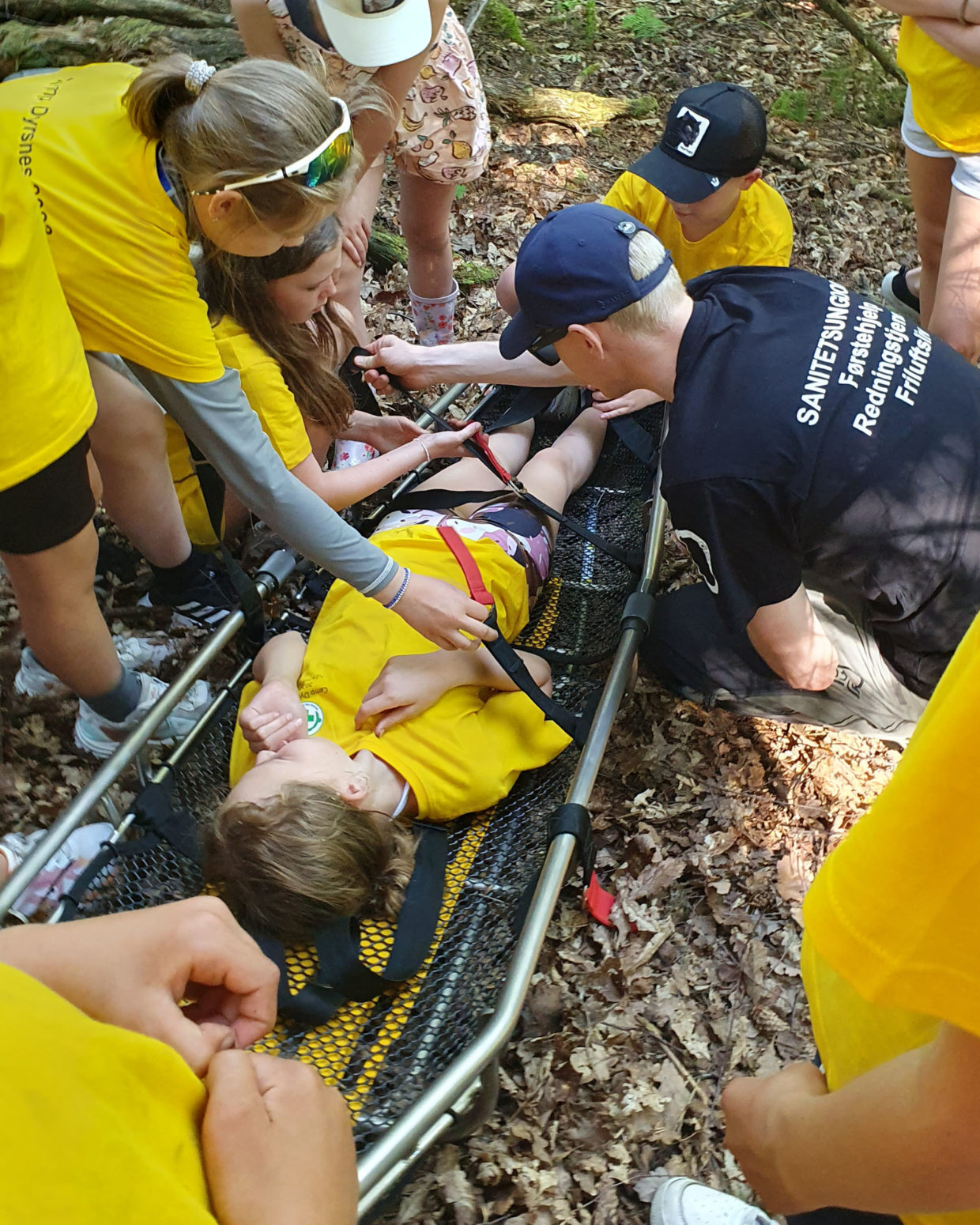 Deltakerne på Camp Dynes får også alderstilpasset opplæring i førstehjelp og redning.