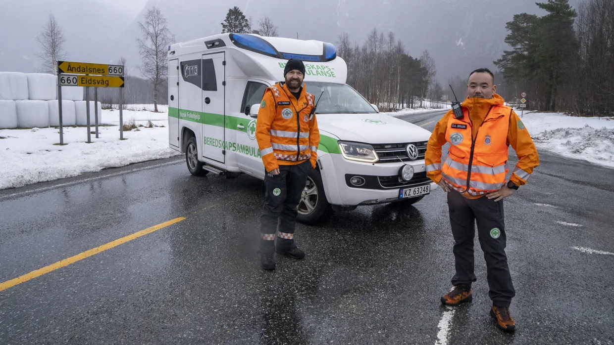 Mannskaper fra Norsk Folkehjelp Hustadvika bidro også. Lokallaget ble stiftet etter Viking Sky-hendelsen i 2019.