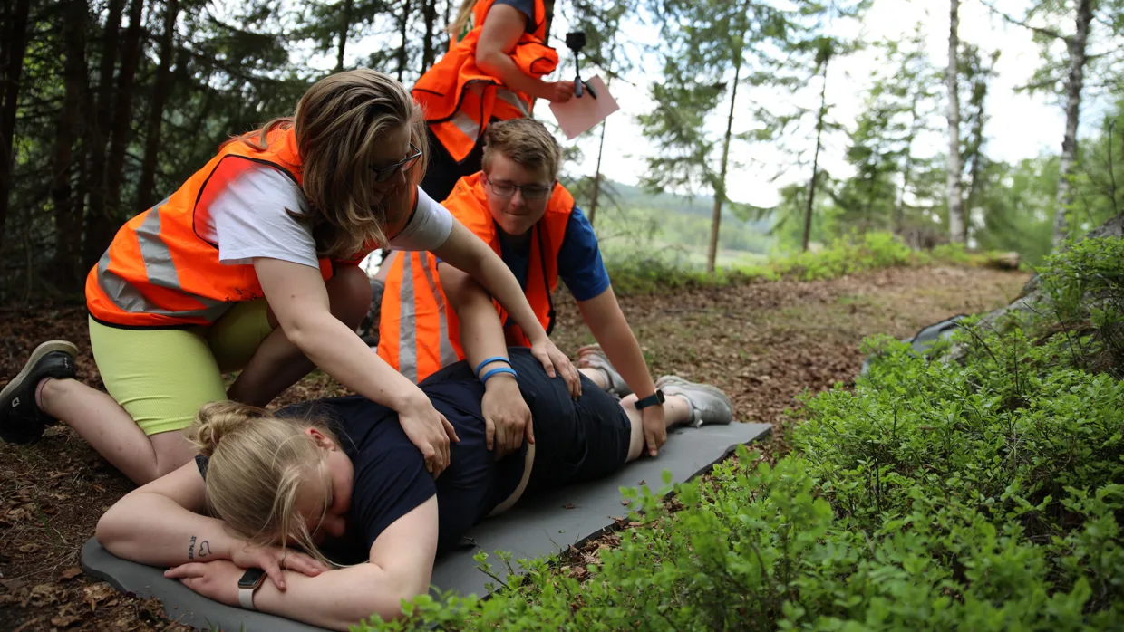 Førstehjelpstrening var på timeplanen under overnattingshelgen.