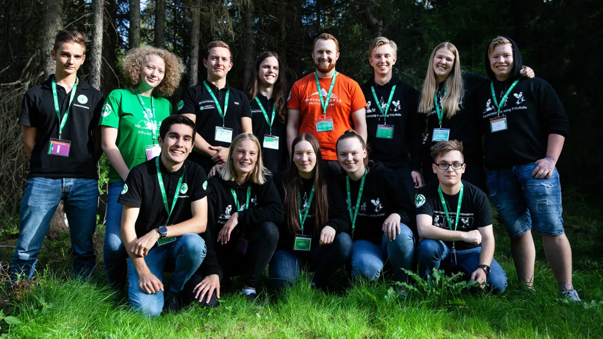 Ungdomsdelegatene på landsmøtet 2019. Fra denne helgen av trådte nye SUS i kraft, og utvalget består av: Leder Tea Eide Næss (Norsk Folkehjelp Strand og Forsand), første nestleder Tor-Petter Aronsen (Norsk Folkehjelp Lenangen), andre nestleder Berk Bitmez (Norsk Folkehjelp Oslo), utvalgsmedlem Martine L Haugen (Norsk Folkehjelp Veggli og Rollag), første vara- medlem Silje Opstad (Norsk Folkehjelp Jæren), andre vara- medlem Jonathan Wølstad (Norsk Folkehjelp Stavanger). SUS' representant i sentral- styret er Fredrik Munkvold fra Norsk Folkehjelp Tromsø.