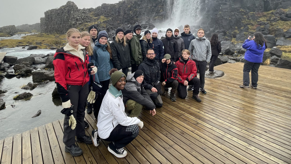 Sanitetsungdom fikk i høst besøke likesinnede på Island. Rundt 50 av redningsgruppene på øya har ungdomsgrupper