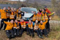 Med støtte frå Stiftelsen Dam har Norsk Folkehjelp Sanitet Haukeland no kjøpt ny bil. Takk vere velvillige gardeigarar får bilen stå gratis i eit parkeringshus like ved depotet.