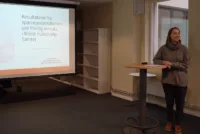 Masterstudent ved Oslomet, Anna Lebedeva, presenterer funnene i undersøkelsen.