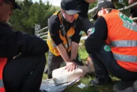 Norsk Folkehjelps førstehjelpsprosjekt «med hånden på hjertet» fikk i juni 490.000 kroner i støtte fra Extrastiftelsen.