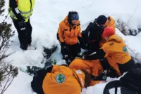 Trening er avgjørende for at skredgruppa skal kunne redde liv når det gjelder.
