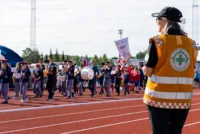 Det er viktig med et et våkent blikk når en står sanitetsvakt på idrettsarrangementer for mennesker med funksjonsnedsettelser. Mange av deltagerne komplekse sykdommer, så det blir fort flere hendelser en må håndtere samtidig.