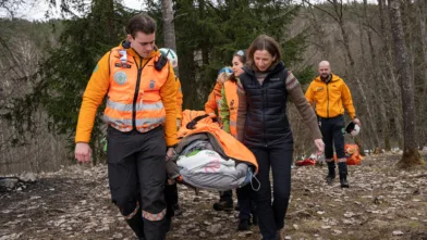 Justis- og beredskapsminsiter Astri Aas-Hansen deltok på øvelse før hun åpnet årets påskeberedskap.