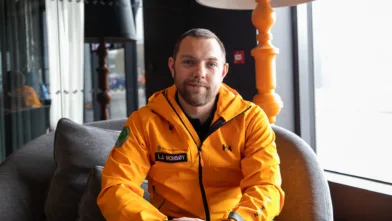 – Noen av passasjerene hadde ligget i vann, noen helt under vann. De var klissvåte. Noen var redde, sier Leif Johan Monsøy etter sitt første oppdrag i folkehjelpa.