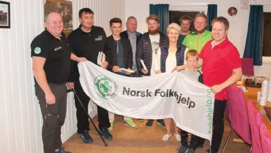 En stolt gjeng på stiftelsesmøtet til Norsk Folkehjelp Hå i oktober.