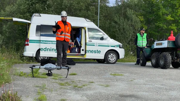 Norsk Folkehjelp Midt-Troms med drone under en av sommerens aksjoner.