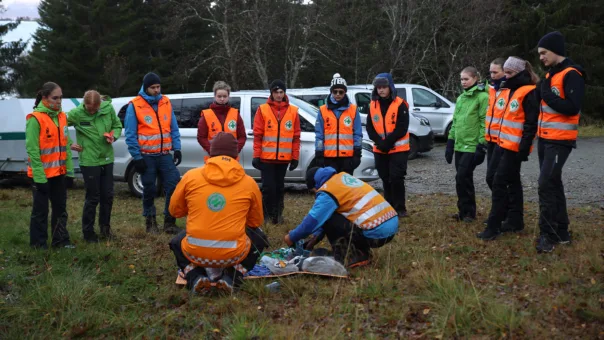 I Lyngen lærte ungdommene mye om sikkerhet og metoder for redning i fjellet.