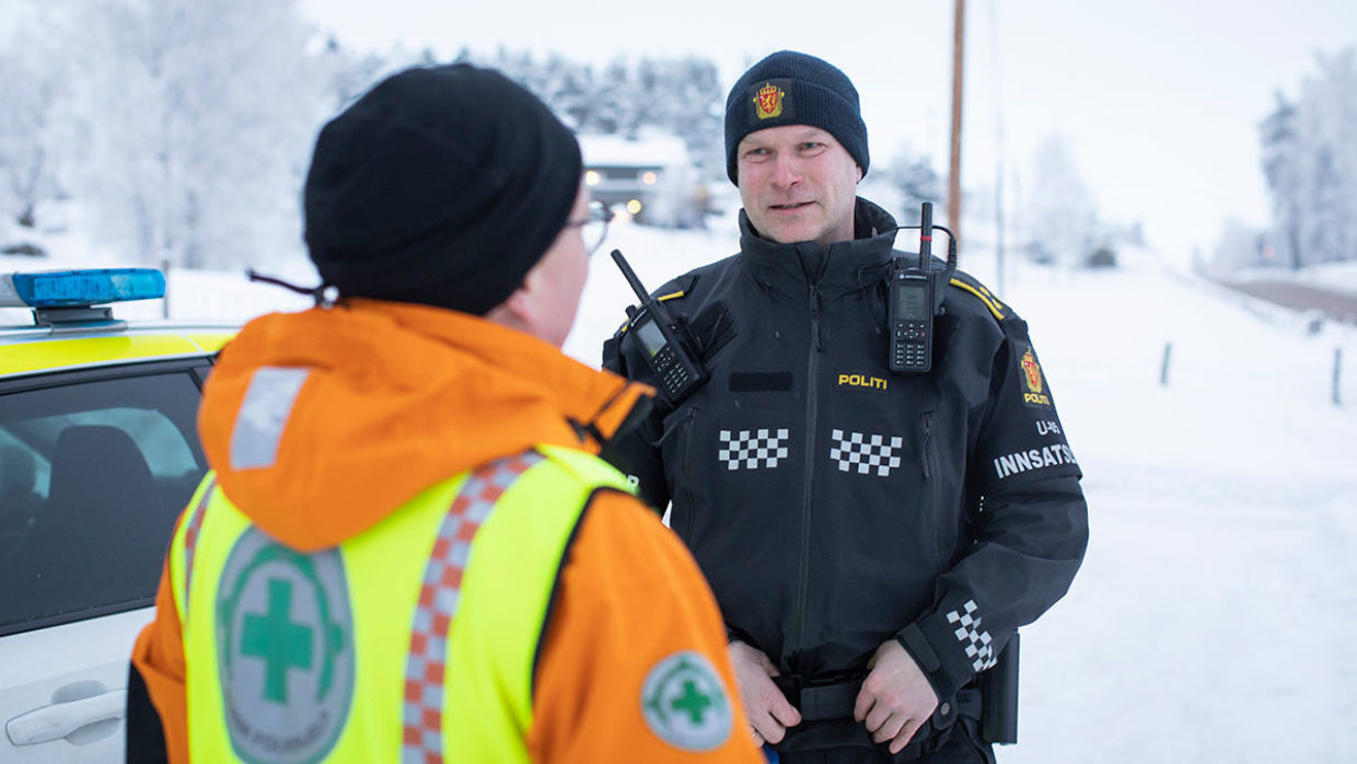 Geir Danielsen sammen med innsatsleder Tom Richard Jansen i Sør-Øst politidistrikt har et godt samarbeid.