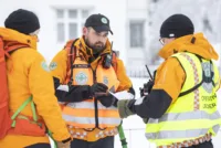 To mannskaper briefes av operativ leder