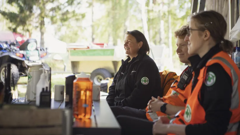 Generalsekretær Henriette Westhrin har også bidratt på førstehjelpstjeneste.