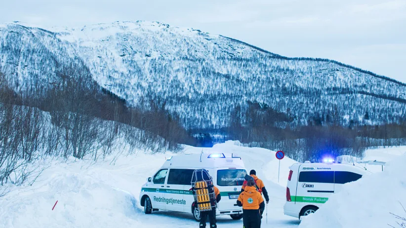Mannskaper i Norsk Folkehjelp MIdt-Troms på vinterøvelse.