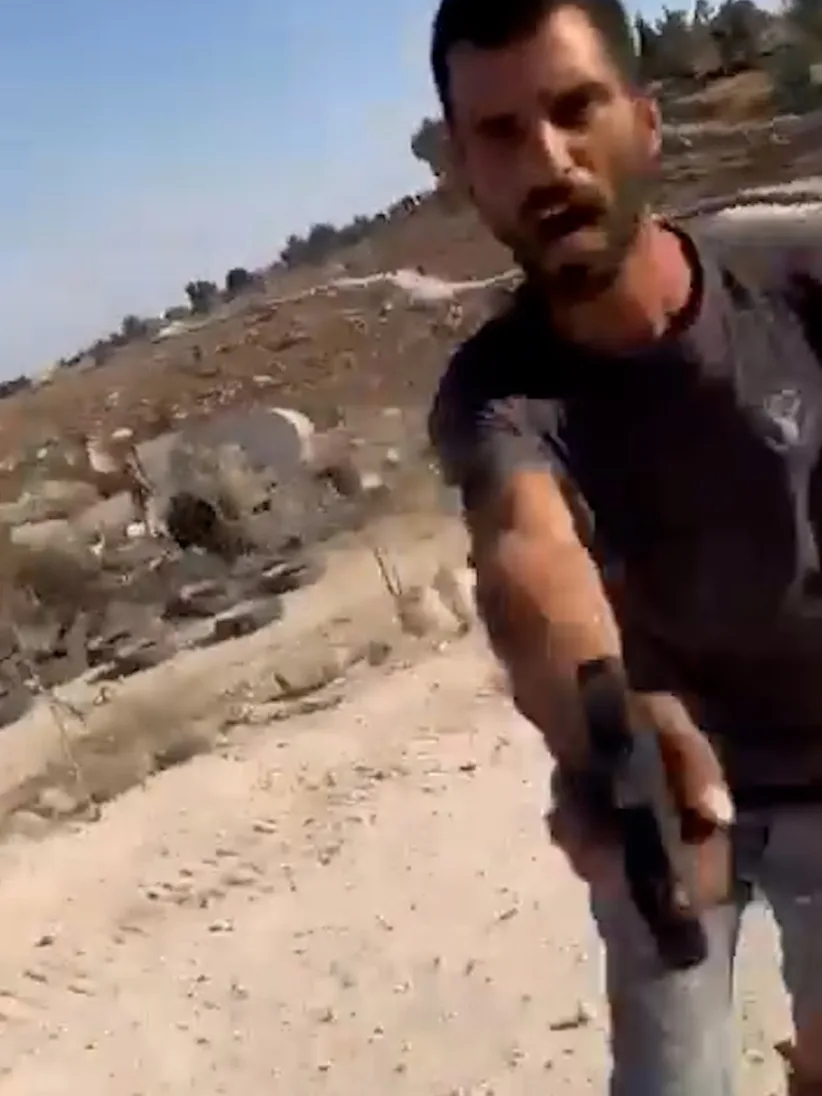 Vapen 00 00 02 15 Still002